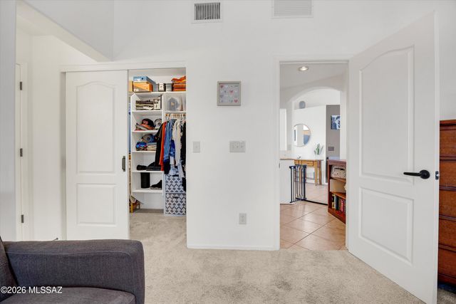 8866 E Desert Lily Place, Tucson, AZ 85715