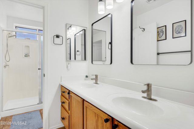 8866 E Desert Lily Place, Tucson, AZ 85715