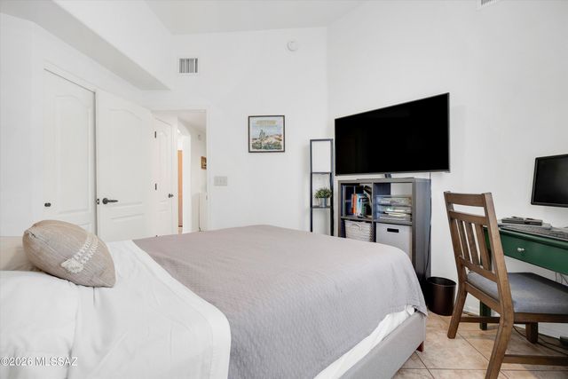 8866 E Desert Lily Place, Tucson, AZ 85715