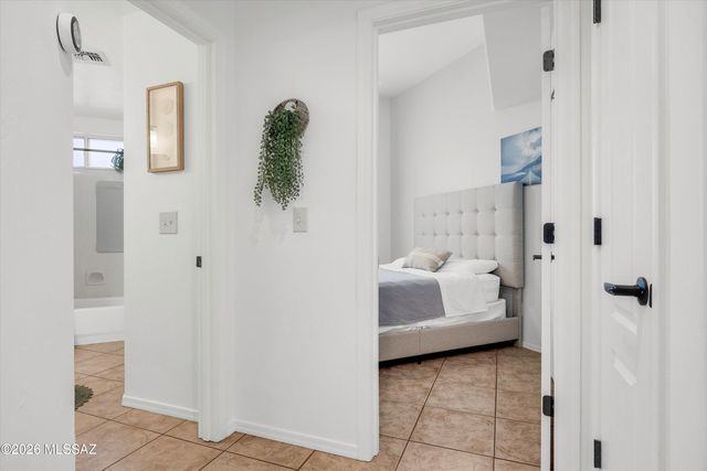 8866 E Desert Lily Place, Tucson, AZ 85715