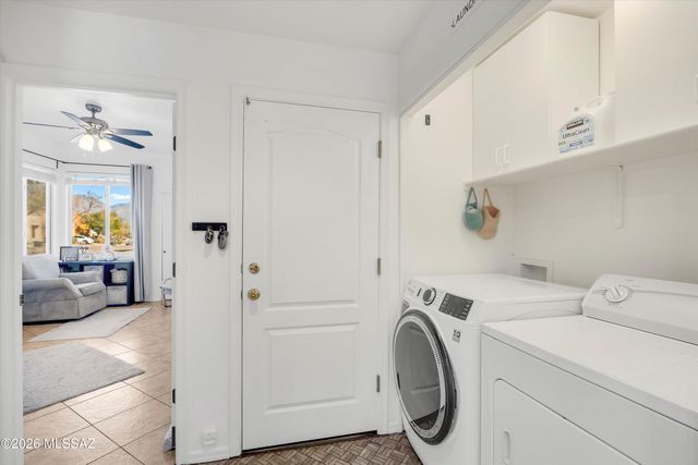 8866 E Desert Lily Place, Tucson, AZ 85715