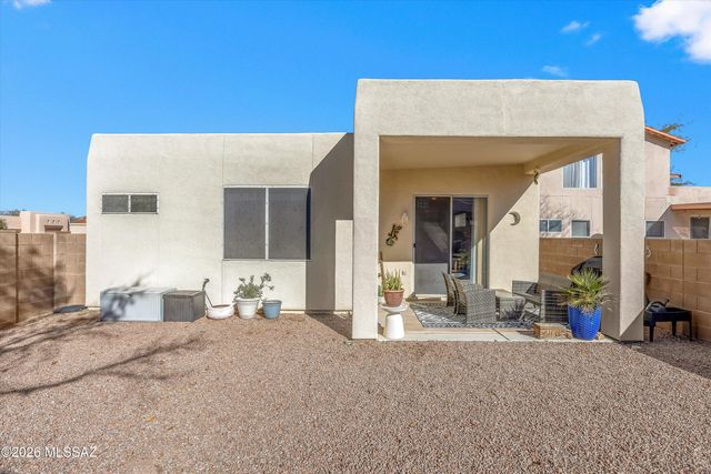 8866 E Desert Lily Place, Tucson, AZ 85715