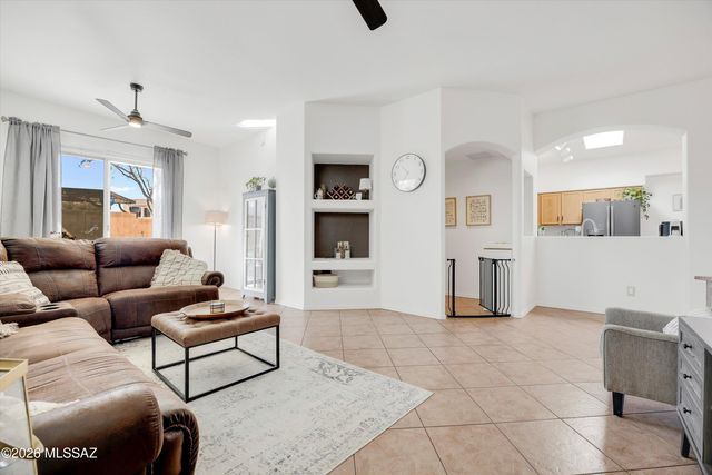 8866 E Desert Lily Place, Tucson, AZ 85715