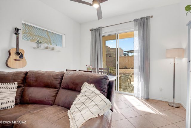 8866 E Desert Lily Place, Tucson, AZ 85715