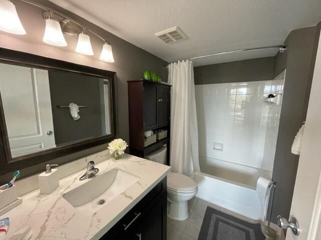 110 Villa Circle 110, Boynton Beach, FL 33435