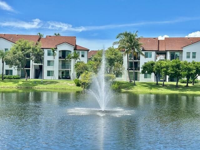 110 Villa Circle 110, Boynton Beach, FL 33435