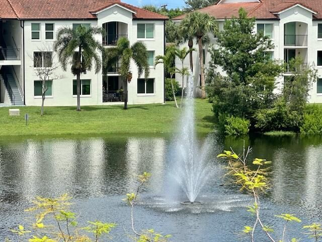 110 Villa Circle 110, Boynton Beach, FL 33435