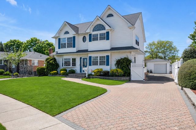 418 Parker Avenue, Levittown, NY 11756