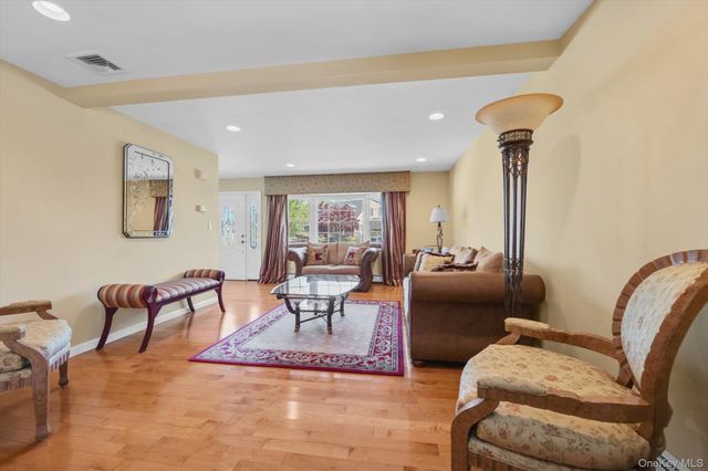 418 Parker Avenue, Levittown, NY 11756