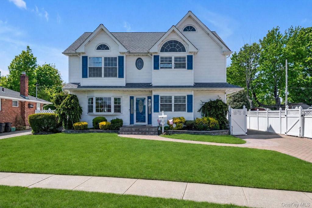 418 Parker Avenue, Levittown, NY 11756