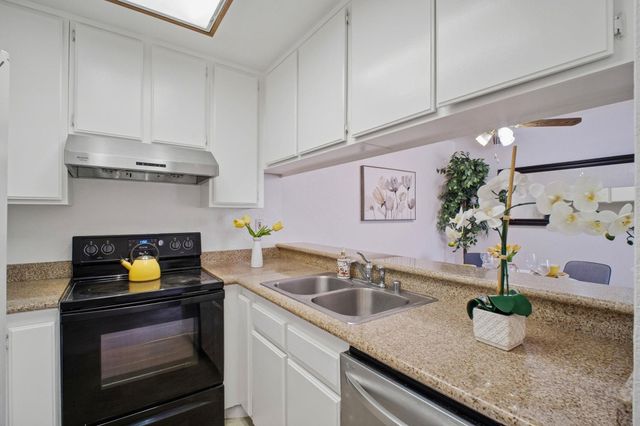 165 Aurora Plz, Union City, CA 94587