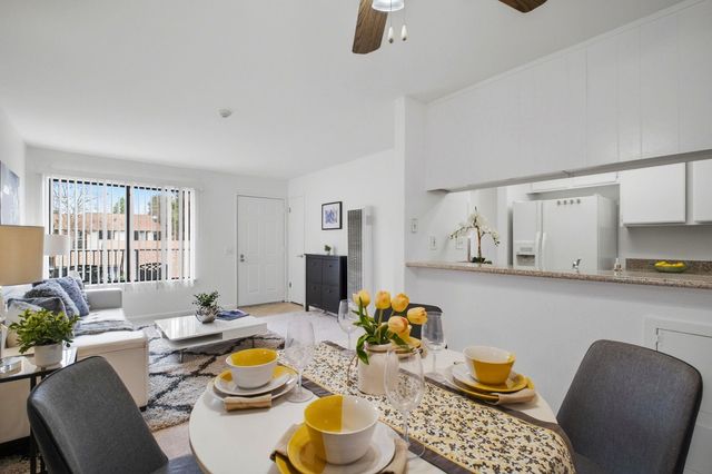 165 Aurora Plz, Union City, CA 94587