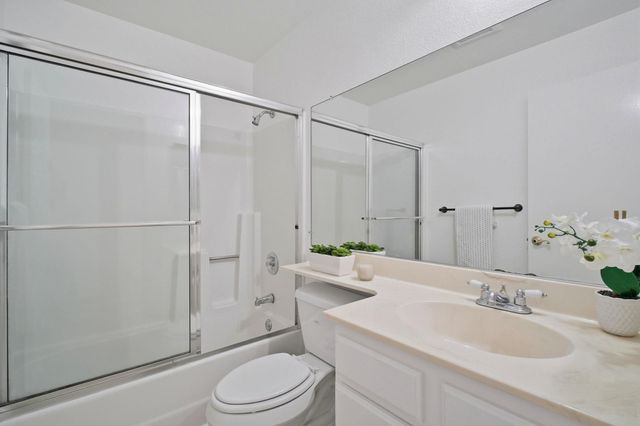 165 Aurora Plz, Union City, CA 94587