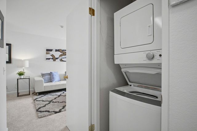 165 Aurora Plz, Union City, CA 94587