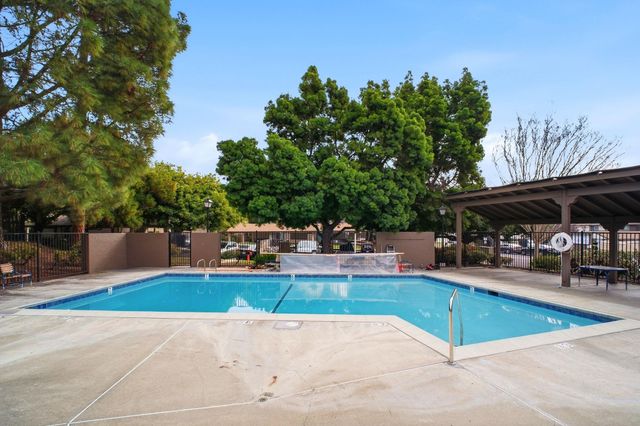 165 Aurora Plz, Union City, CA 94587