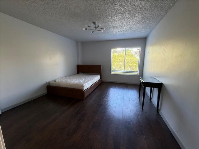 621 99TH AVENUE N 102, St Petersburg, FL 33702