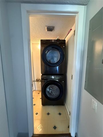 621 99TH AVENUE N 102, St Petersburg, FL 33702