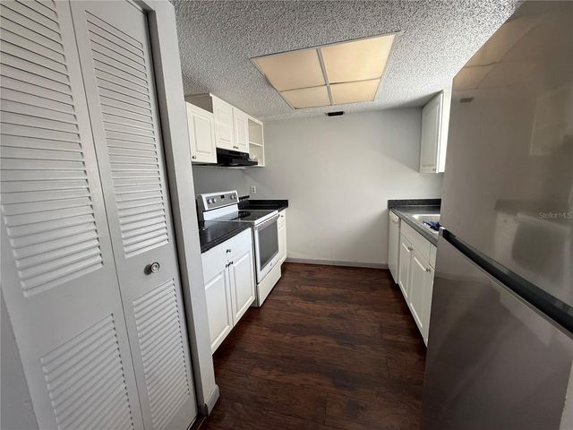 621 99TH AVENUE N 102, St Petersburg, FL 33702