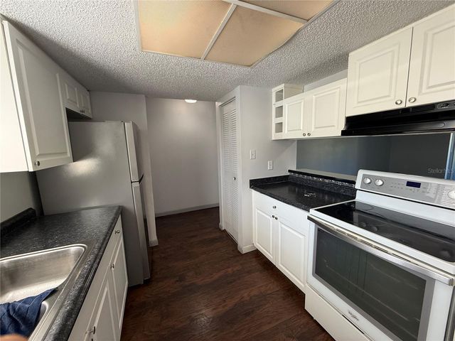 621 99TH AVENUE N 102, St Petersburg, FL 33702