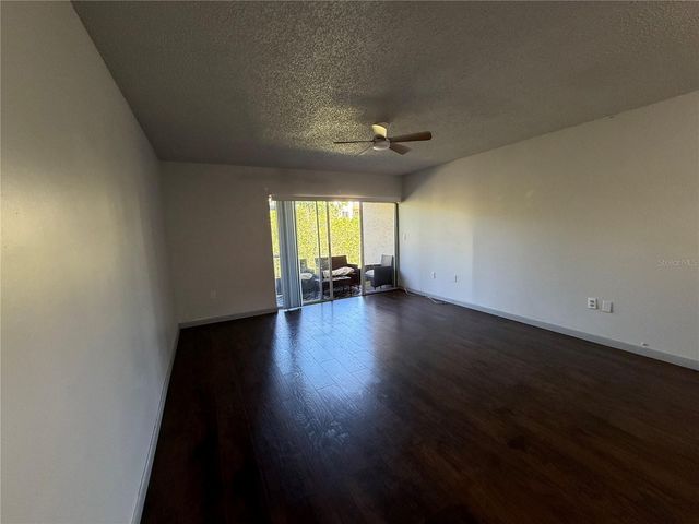 621 99TH AVENUE N 102, St Petersburg, FL 33702