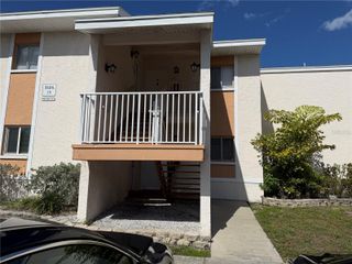 621 99TH AVENUE N 102, St Petersburg, FL 33702