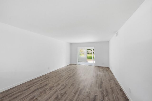 330 NE 26th Avenue 112, Boynton Beach, FL 33435