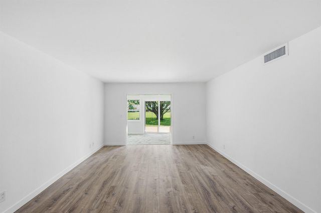 330 NE 26th Avenue 112, Boynton Beach, FL 33435