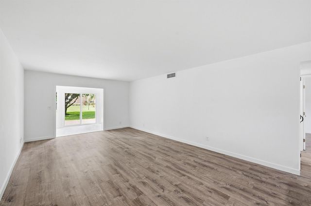 330 NE 26th Avenue 112, Boynton Beach, FL 33435