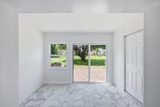 330 NE 26th Avenue 112, Boynton Beach, FL 33435