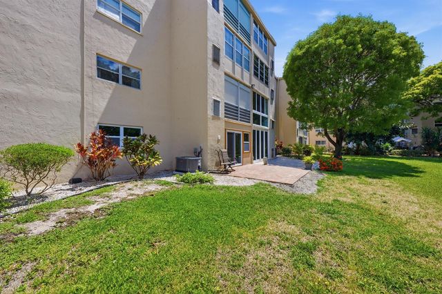 330 NE 26th Avenue 112, Boynton Beach, FL 33435