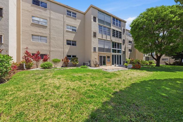 330 NE 26th Avenue 112, Boynton Beach, FL 33435