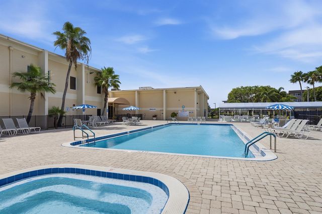 330 NE 26th Avenue 112, Boynton Beach, FL 33435