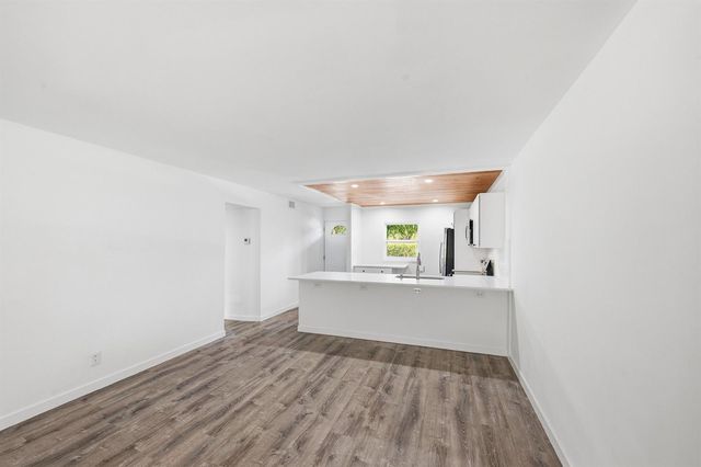 330 NE 26th Avenue 112, Boynton Beach, FL 33435