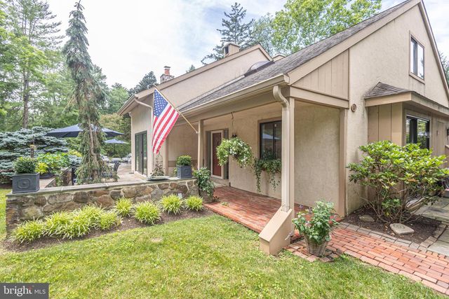 8 SUGAR KNOLL DR, Devon, PA 19333