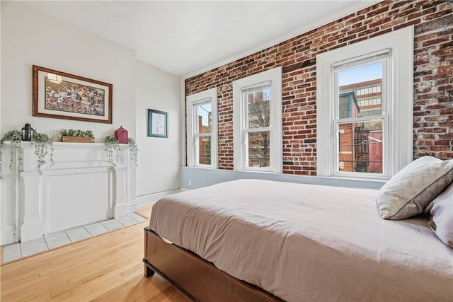 2120 Sidney St, South Side, PA 15203