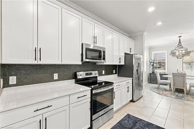 2387 Anguilla DR 202, Naples, FL 34120