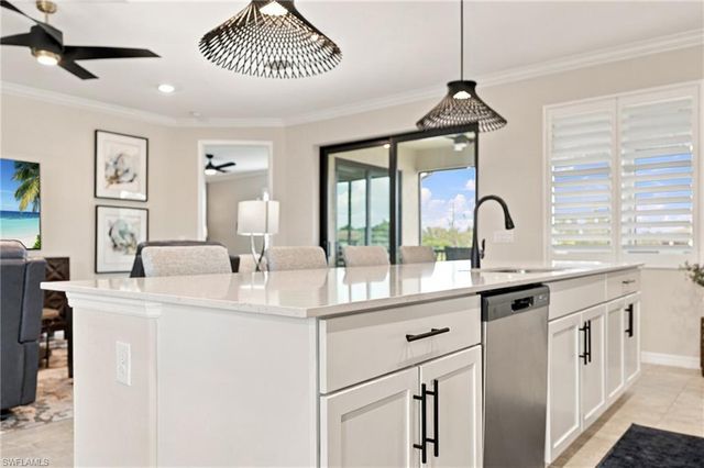 2387 Anguilla DR 202, Naples, FL 34120