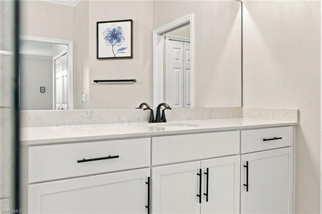 2387 Anguilla DR 202, Naples, FL 34120