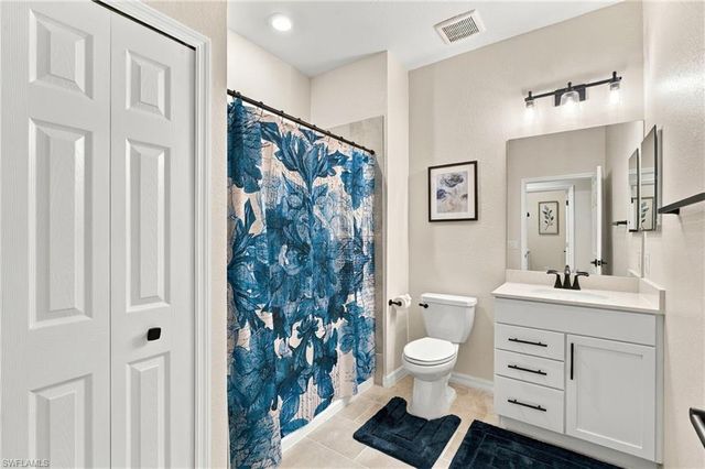 2387 Anguilla DR 202, Naples, FL 34120