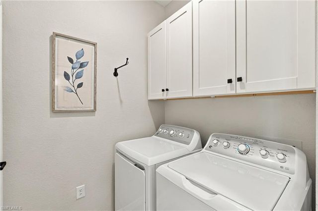 2387 Anguilla DR 202, Naples, FL 34120