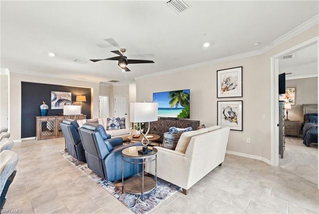 2387 Anguilla DR 202, Naples, FL 34120