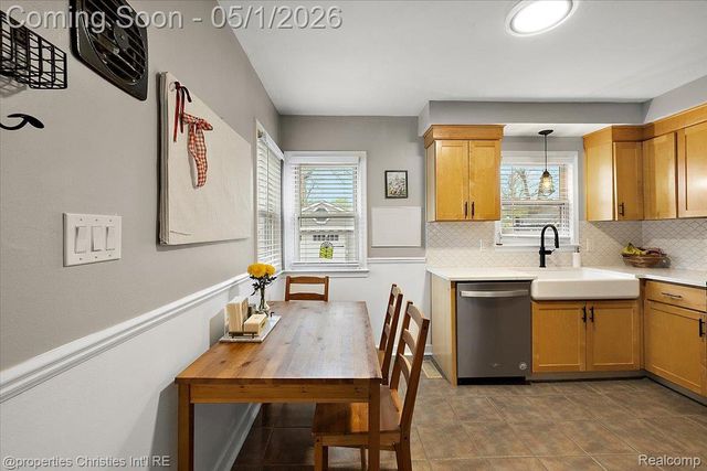 926 Catalpa Drive, Royal Oak, MI 48067