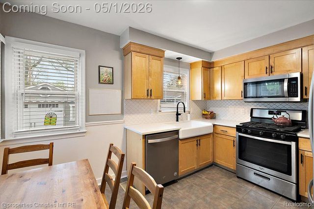 926 Catalpa Drive, Royal Oak, MI 48067