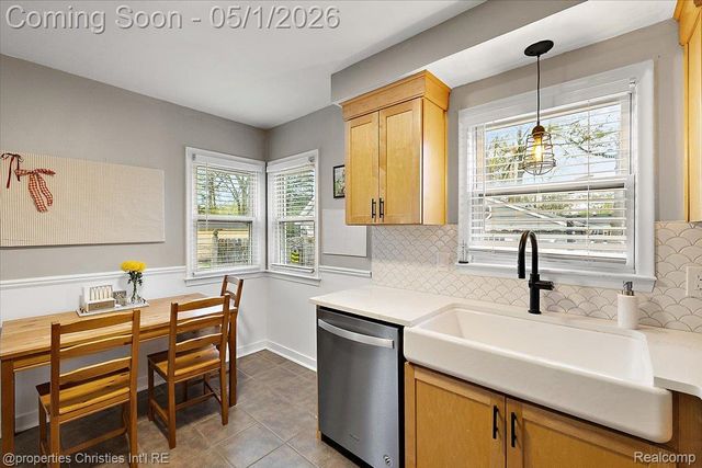 926 Catalpa Drive, Royal Oak, MI 48067