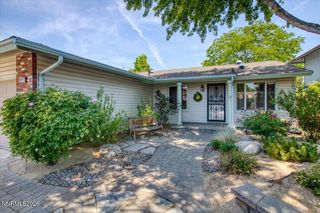 2212 Sycamore Glen Drive, Sparks, NV 89434