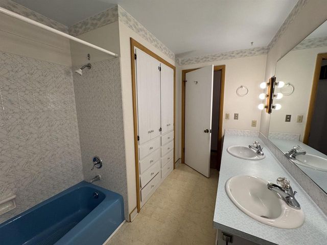 2503 E HARMON STREET, Appleton, WI 54915