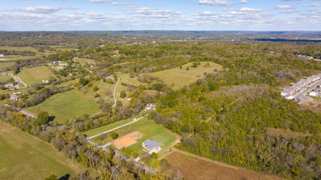 2045 Liberty Ln, Gallatin, TN 37066