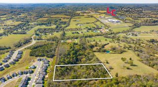 2045 Liberty Ln, Gallatin, TN 37066