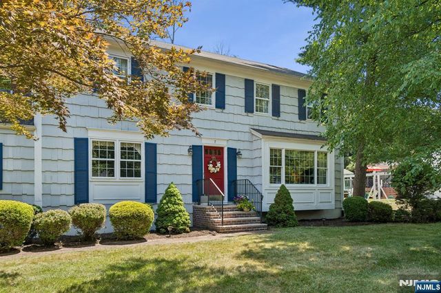 7 Timber Drive, North Caldwell, NJ 07006