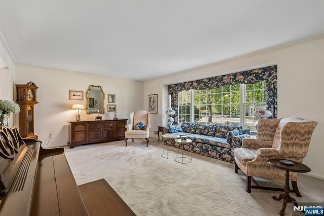 7 Timber Drive, North Caldwell, NJ 07006